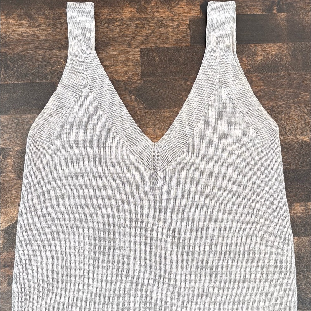 H&M Gray Ribbed Knit Top